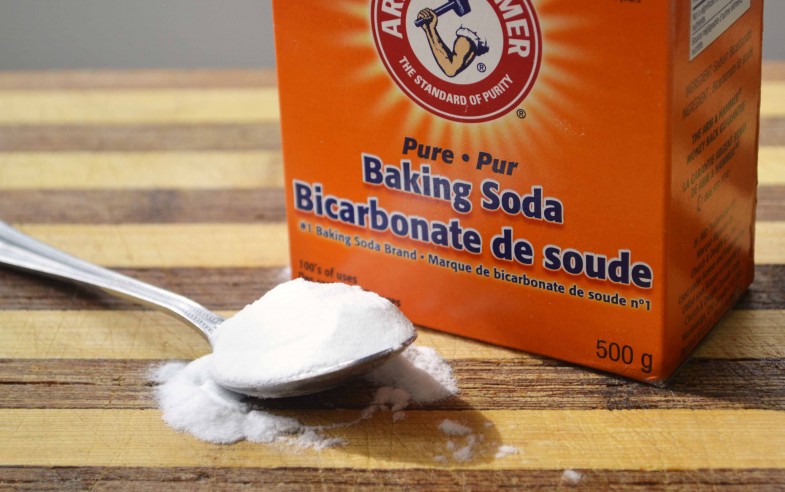 how-to-use-baking-soda-to-clean-face-skin-clean-your-hair-whiten-your-teeth