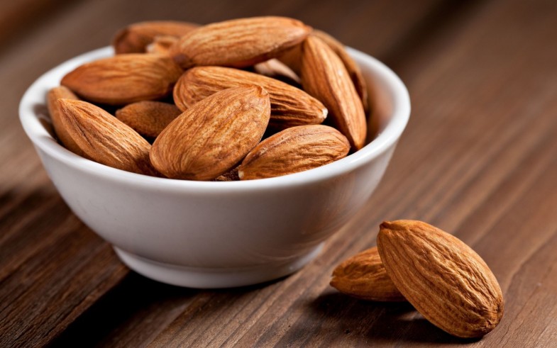 5-Simple-Ways-Almonds-Help-to-Lose-Weight