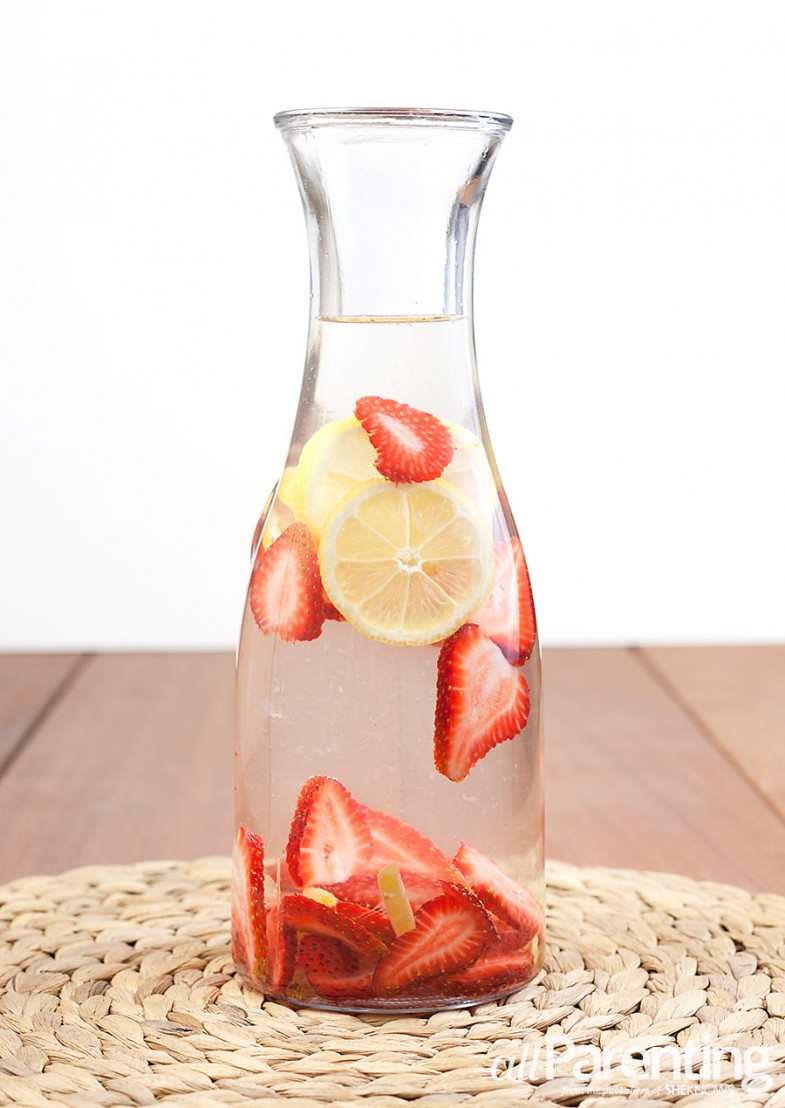 strawberry-lemon-ginger-infused-water